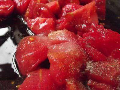 Eggs with tomato and cheese