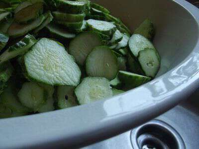How to make bread and butter pickles