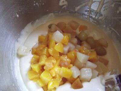 Old fashioned dump cake
